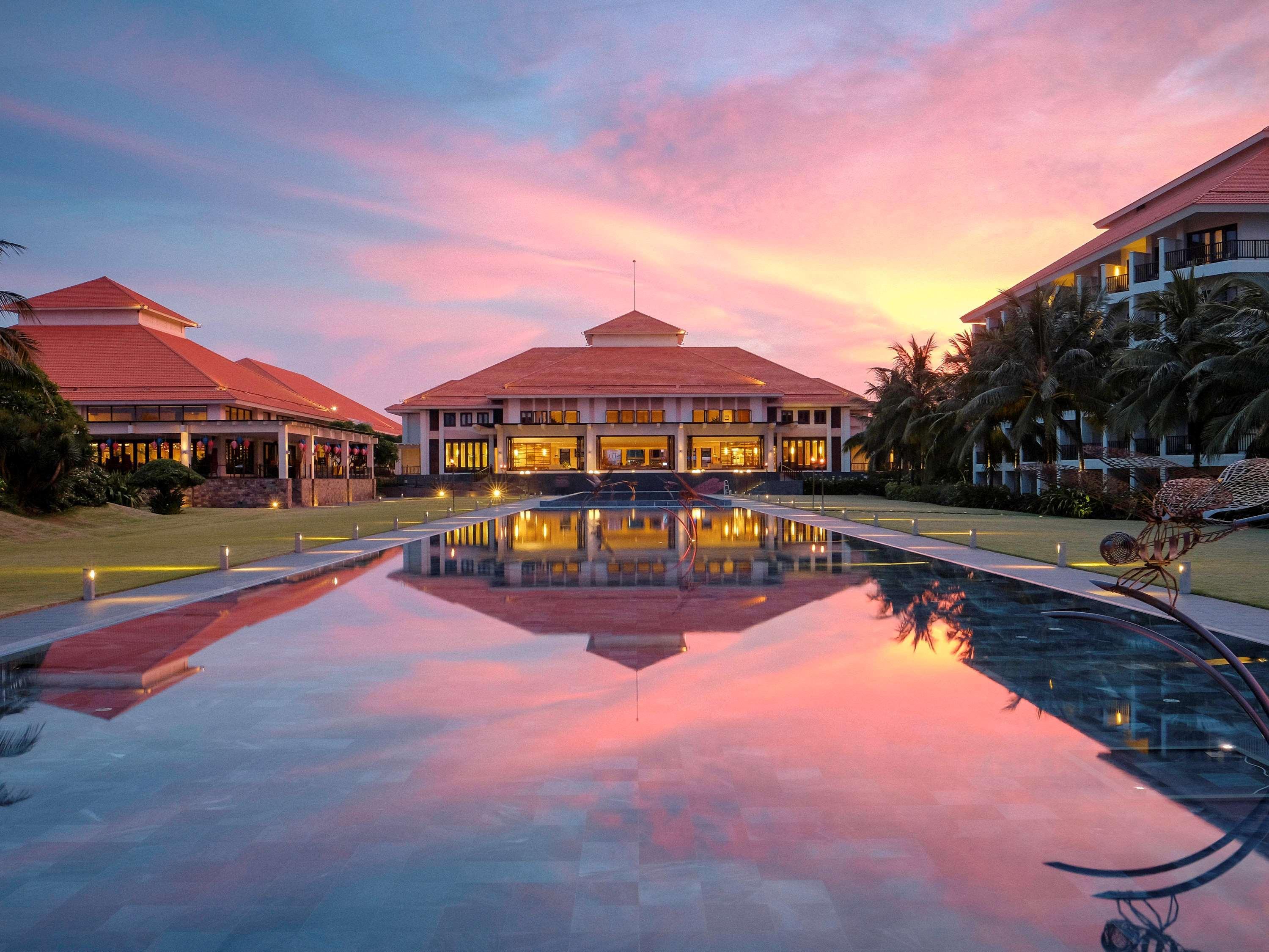 Pullman Danang Beach Resort Buitenkant foto