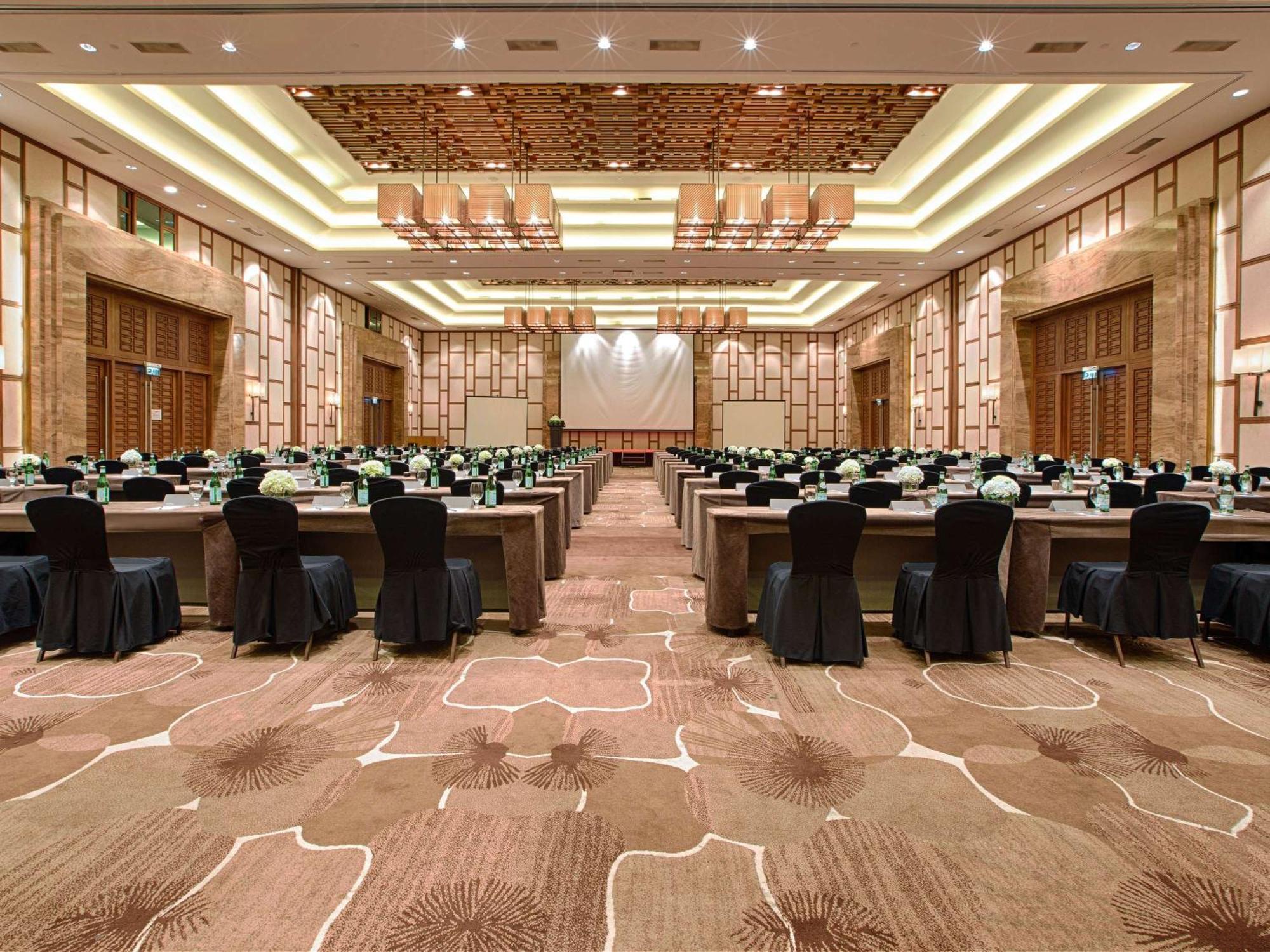 Pullman Danang Beach Resort Buitenkant foto